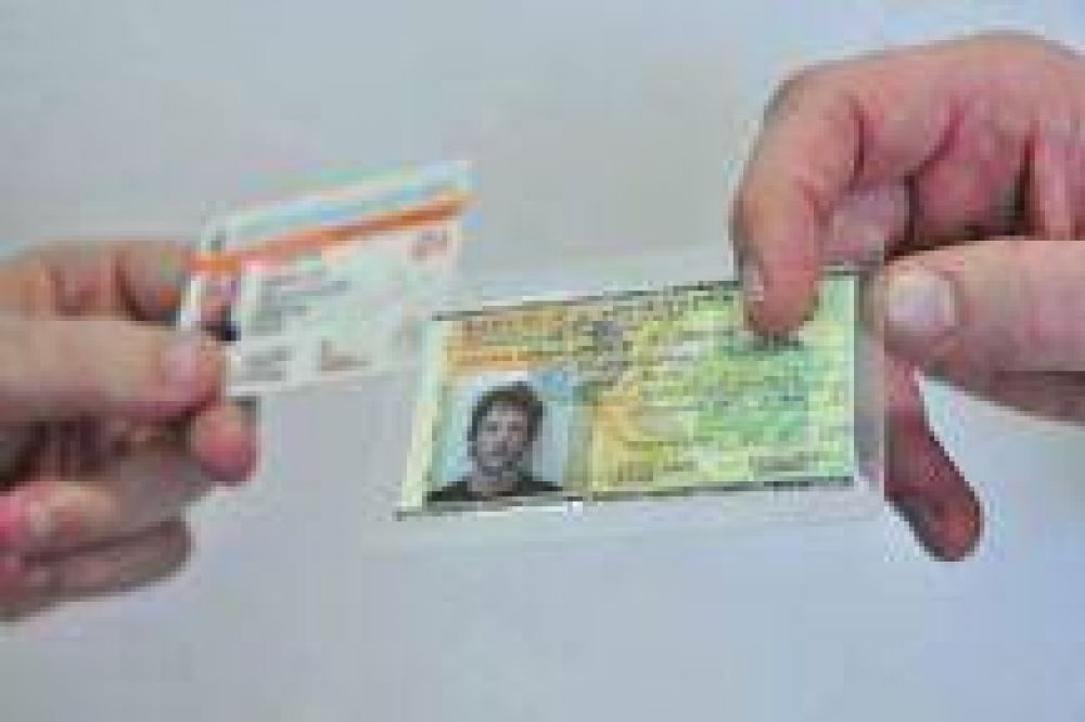 Una empleada de la Secretar�a de Tr�nsito estar�a involucrada en maniobras fraudulentas 