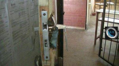Violentan una ventana y se roban m�s de 50 netbooks de la escuela T�cnica