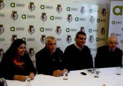 Anuncios varios por autoridades muncipales.	