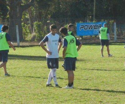 Alvarado gole� en un amistoso