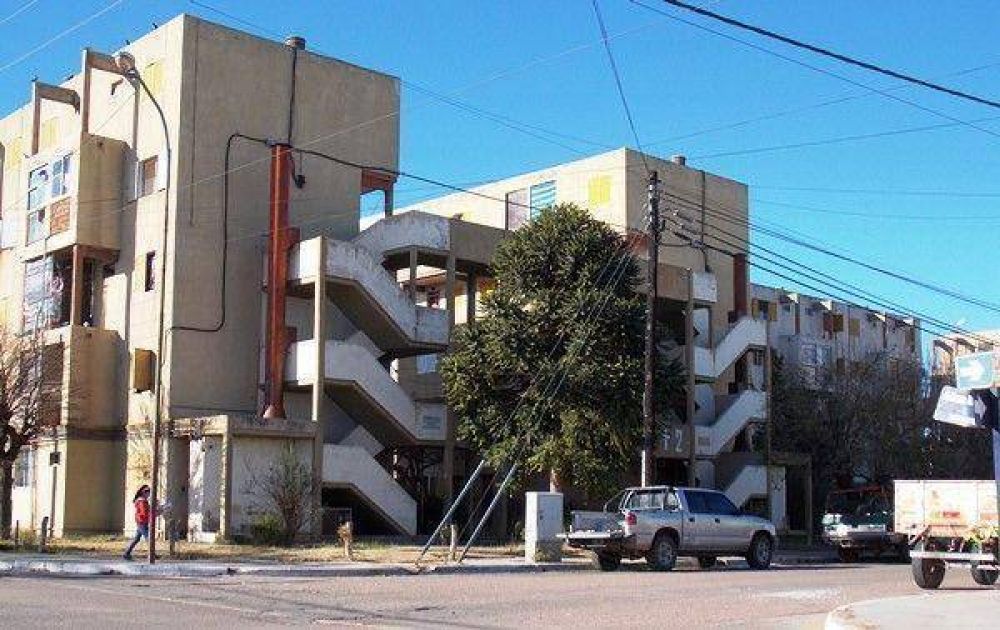 Polic�a apu�alado: fiscal formaliz� acusaci�n a menores por tentativa de homicidio