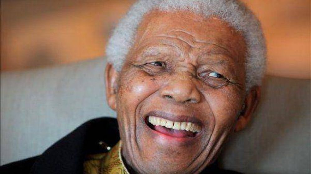Nelson Mandela comienza a mejorar y hoy cumple 95 a�os