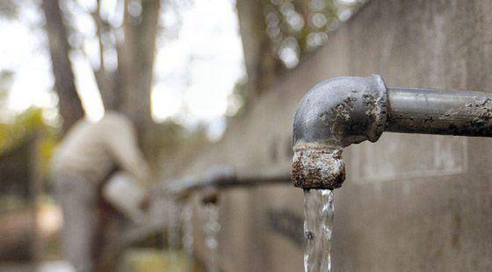 Agua: "No es peligrosa para la salud"