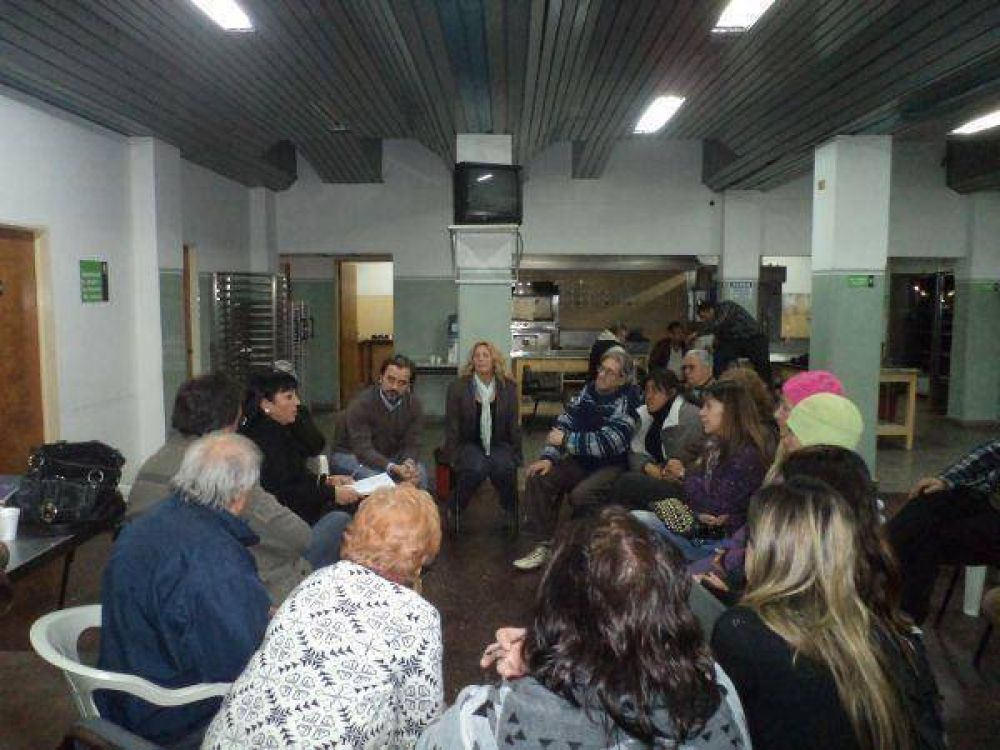 Giri se reuni� con proteccionistas de animales