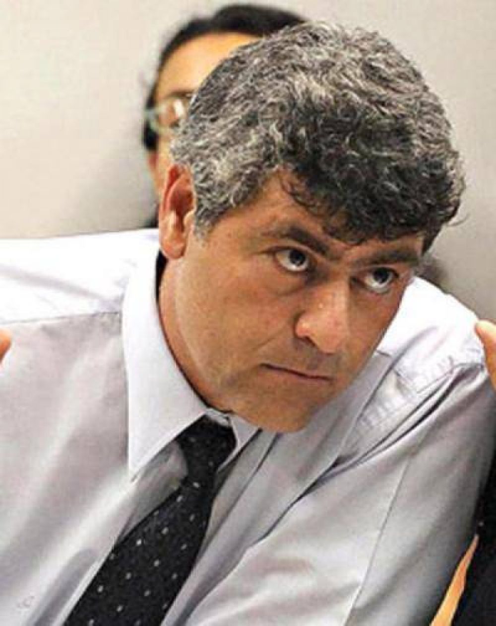 Radicales tambi�n ven muy pelado a Ricardo Buryaile