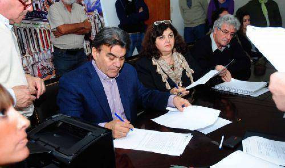 Se abrieron los sobres de licitaci�n para la pavimentaci�n de 110 cuadras