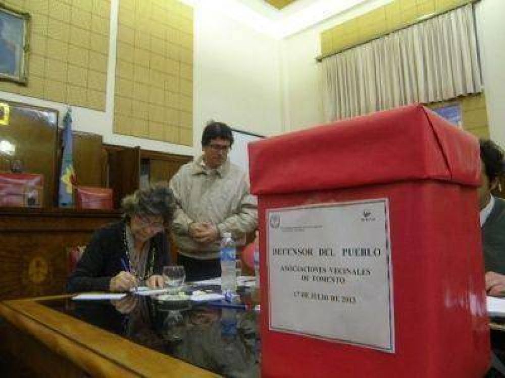 LAS ASOCIACIONES DE FOMENTO DEBER�N VOTAR POR EL DESEMPATE