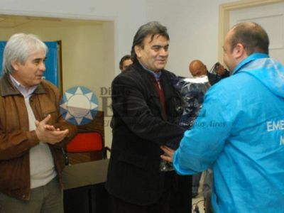 Indumentaria al personal del CREM