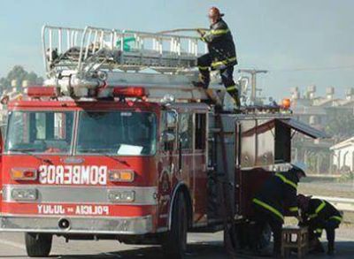 Sofocan incendio en un galp�n de Cuyaya