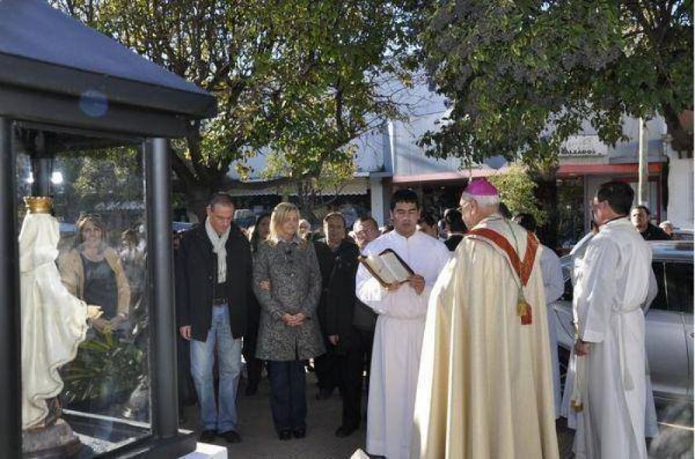La Virgen del Carmen ya tiene su Ermita frente a la municipalidad