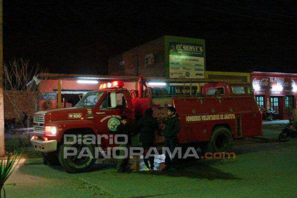 Sofocan voraz incendio en una gomer�a