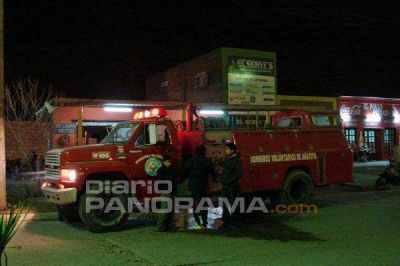 Sofocan voraz incendio en una gomer�a