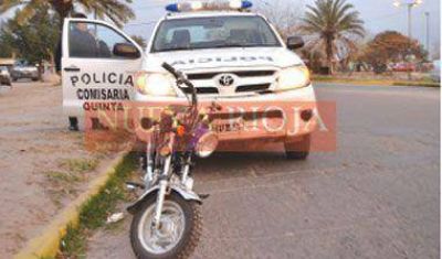 Un automovilista �encerr� a una motocicleta, dej� herido a un ni�o y se dio a la fuga