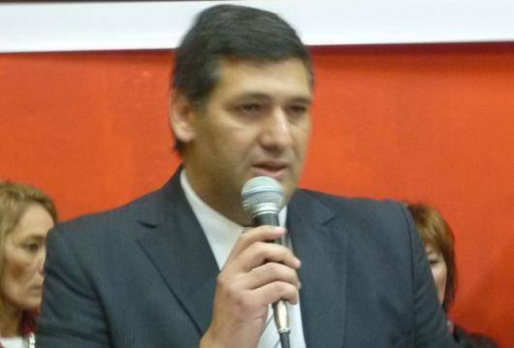 Marcelo Garc�a celebr� el acta contra las reelecciones indefinidas y propone aplicarlo a los intendentes