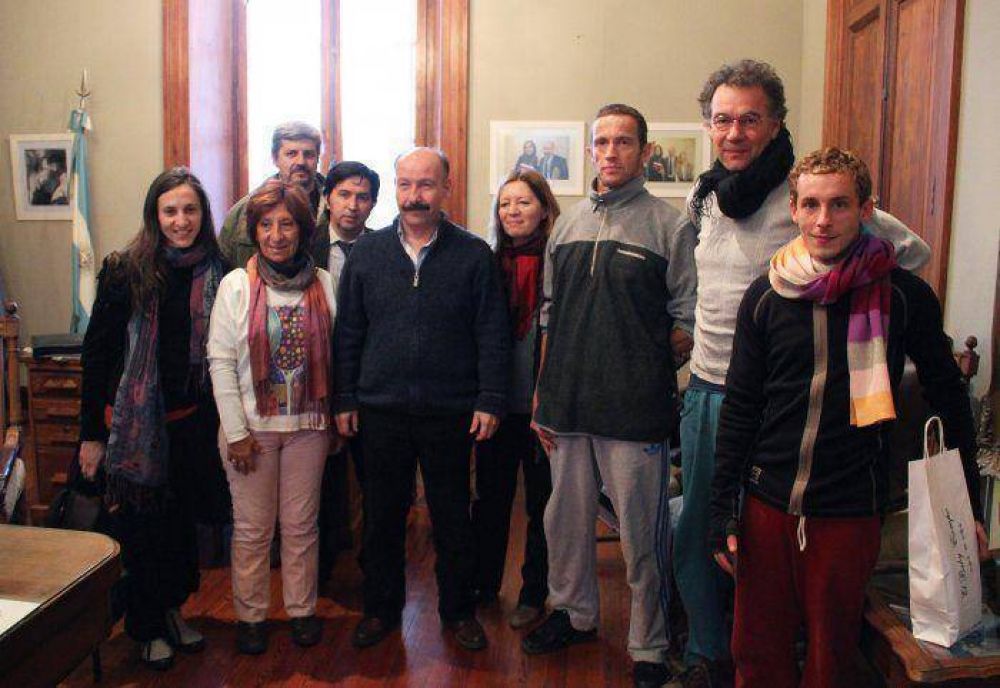 Fueron declarados hu�spedes de honor los representantes del Centro Coreogr�fico de Nantes