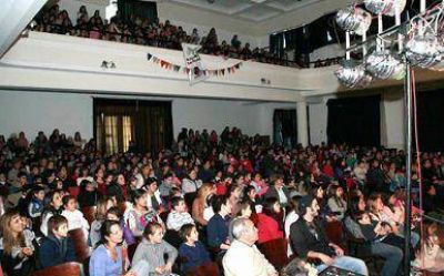 Con talleres y espect�culos, sigue adelante Vacaciones en Zapatillas	