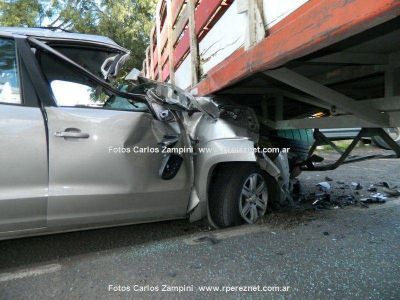 UN HERIDO EN CHOQUE ENTRE UNA VW AMAROK Y UN CAMI�N CON ACOPLADO JAULA, EN LA RUTA NACIONAL 205 KIL�METRO 142 DE ROQUE P�REZ