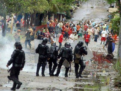 Persisten los bloqueos y los enfrentamientos en Colombia