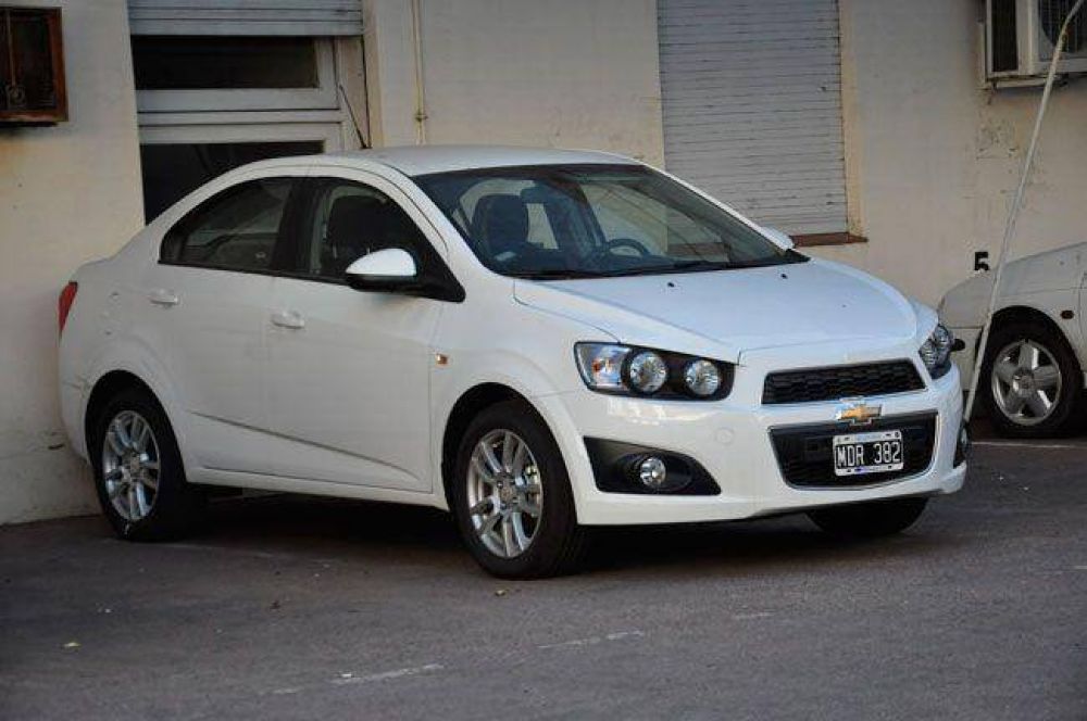 Baraybar hizo comprar un lujoso auto pero casi no lo utiliza