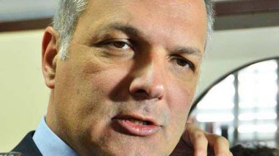 Buzzi presenta el proyecto de los Centros de Encuentro