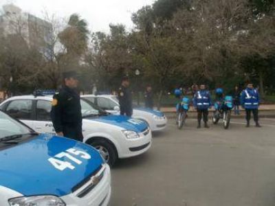 La Departamental Uruguay recibi� tres m�viles y dos motos