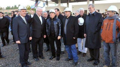 Urribarri inaugur� una planta en Villaguay y entreg� aportes en Nogoy�	 