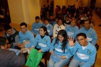 J�venes siguen en la b�squeda de reales a horas del viaje a R�o