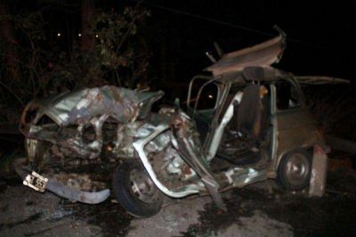 Violento accidente de tr�nsito en la Bustillo termin� con cuatro personas heridas