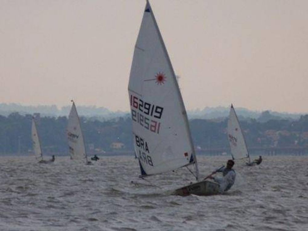 El Yacht Club Posadas vibra con el Campeonato Mercosur de Vela
