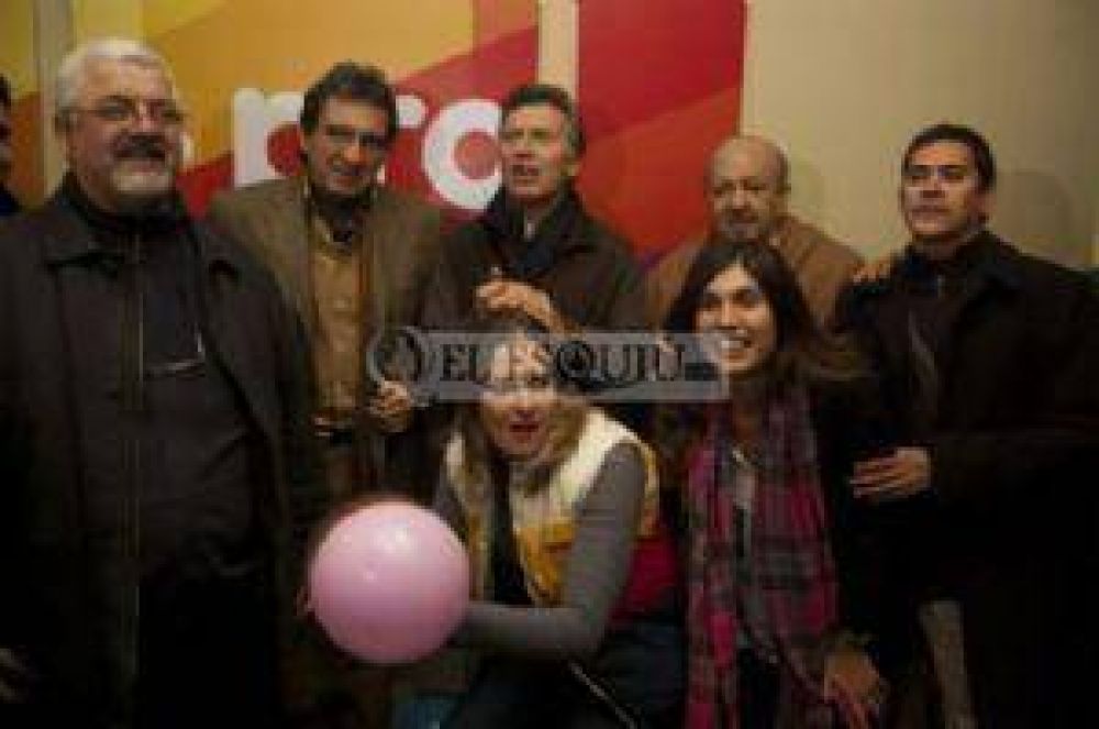 Macri dijo que vino a sumarse �para que el Frente C�vico vuelva al poder�