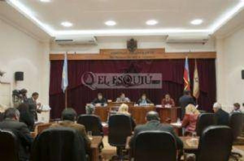 El CD capitalino aprob� el blanqueo del 24% para los trabajadores municipales
