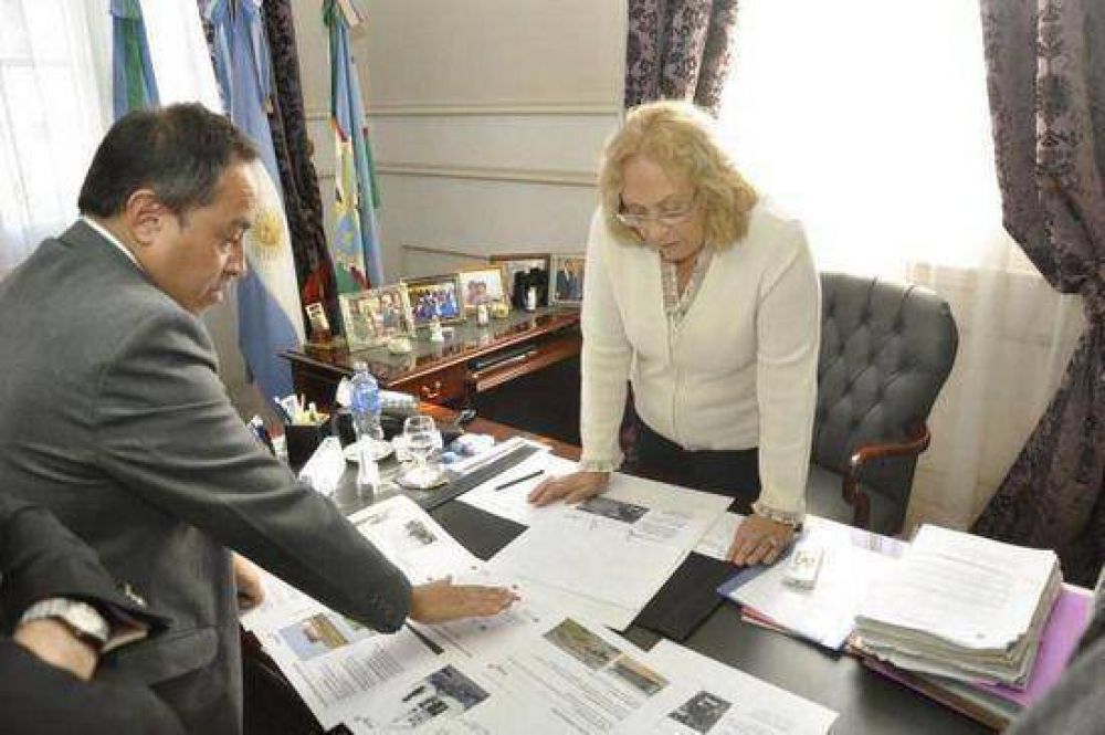 Autoridades de AXION energy presentaron ante la Intendente un millonario proyecto de inversi�n