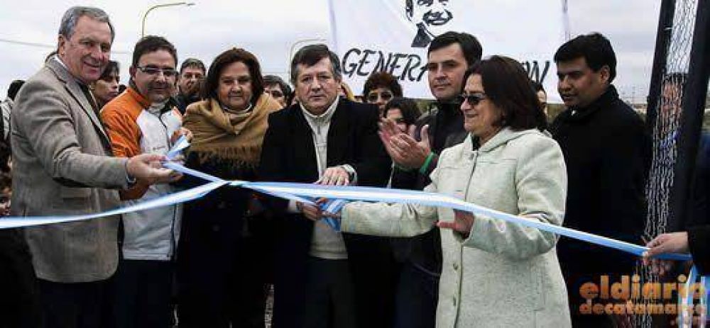 Luc�a inaugur� un nuevo Play�n Polideportivo