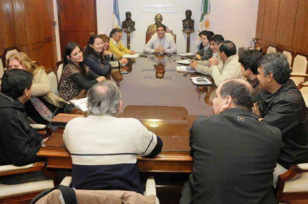 El gobierno no admiti� discusi�n salarial pero dar� definiciones sobre el nomenclador