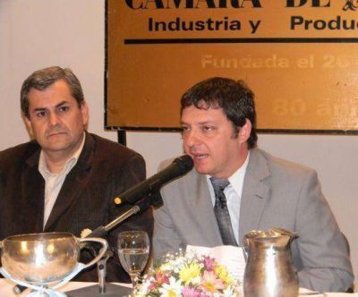 Trabajo en negro: empresarios dicen que el gobierno no predica con el ejemplo