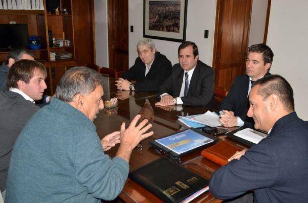 Promueven adhesi�n a ley que apoya al empresariado joven