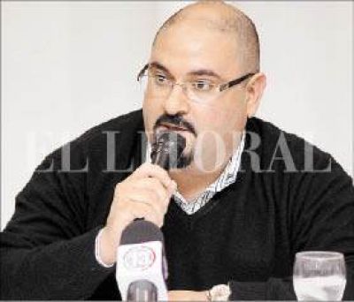 Su�rez pide propuestas y debates entre candidatos