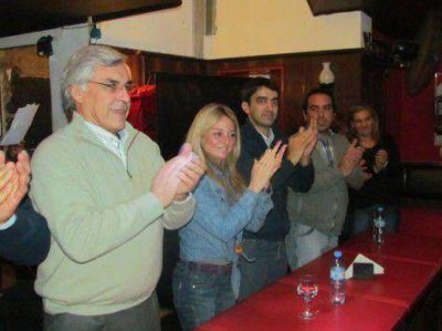�Queremos ser los dirigentes que rompan la l�gica de la confrontaci�n en la pol�tica�, dijo Baro