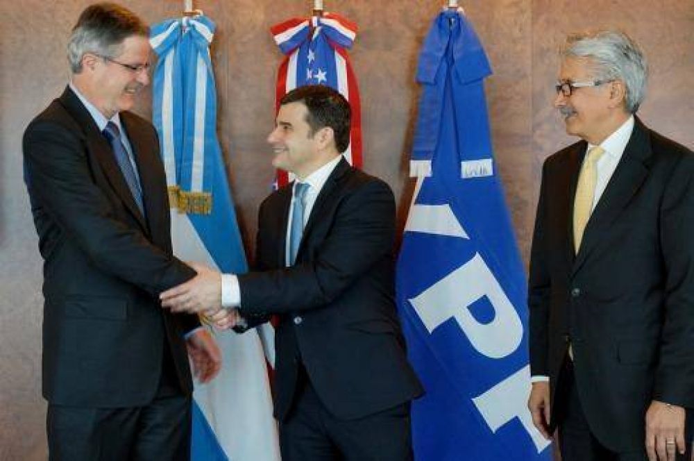 Desde YPF afirman que el acuerdo con Chevron "no contempla ninguna pol�tica de precios"