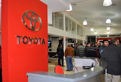 Catriel Mapu inaugur� instalaciones y present� el nuevo Toyota Etios