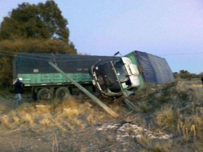 Un hombre falleci� aplastado por su cami�n