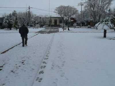 Las dos caras de la nieve: algunos la disfrutan y otros la padecen