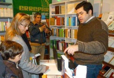 Impronta local, el sello distintivo de la 3� Feria del Libro