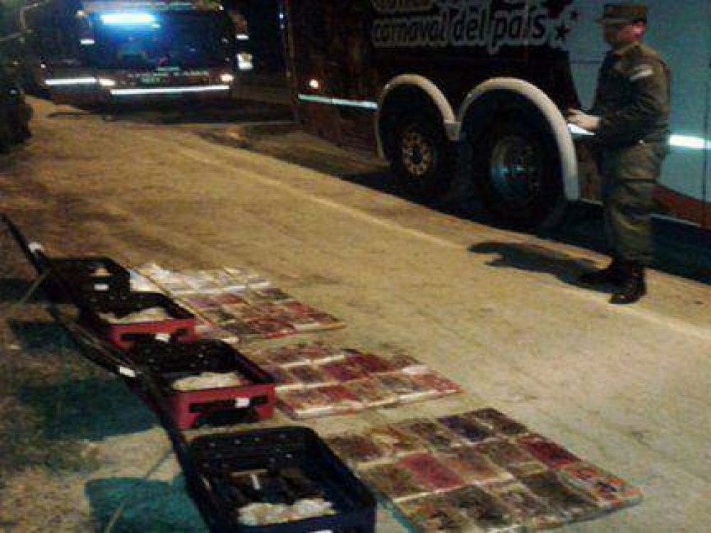 Incautaron 50 kilos de marihuana en un colectivo cerca de Paran� 