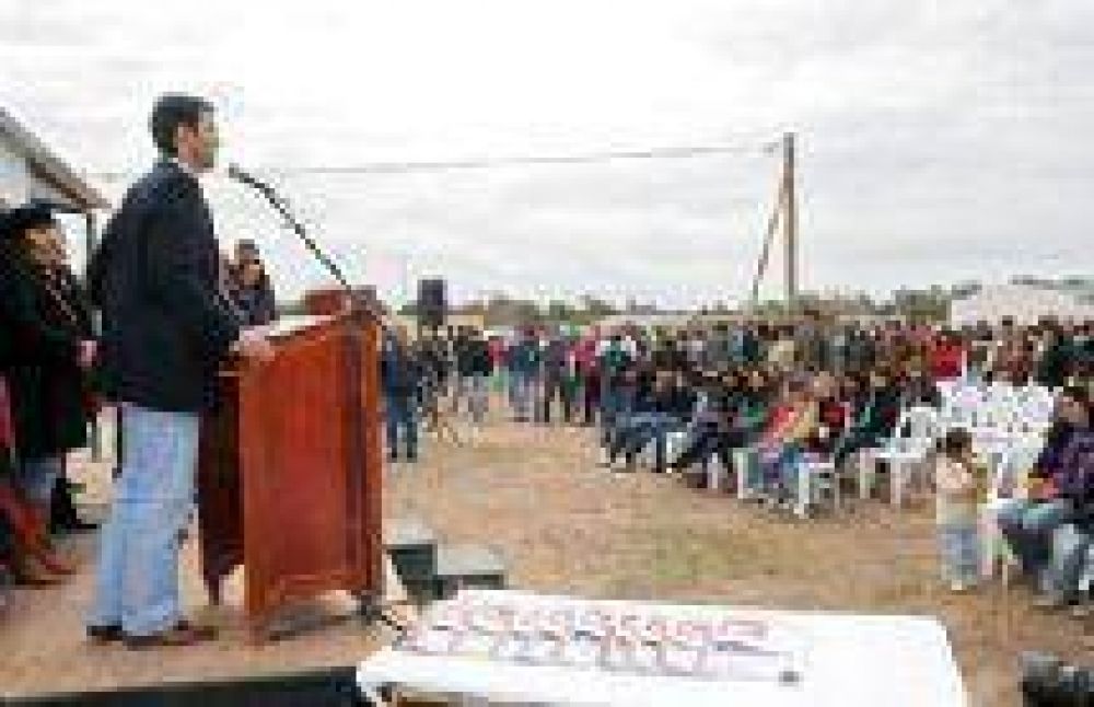 Urtubey: "Distribuimos los recursos en cada rinc�n de la Provincia de Salta"