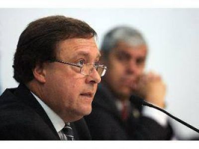 "Piccinini debe identificar los nombres de polic�as supuestamente involucrados en actividades ilegales"