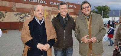 Macri con los pre candidatos del FCyS en el Poncho