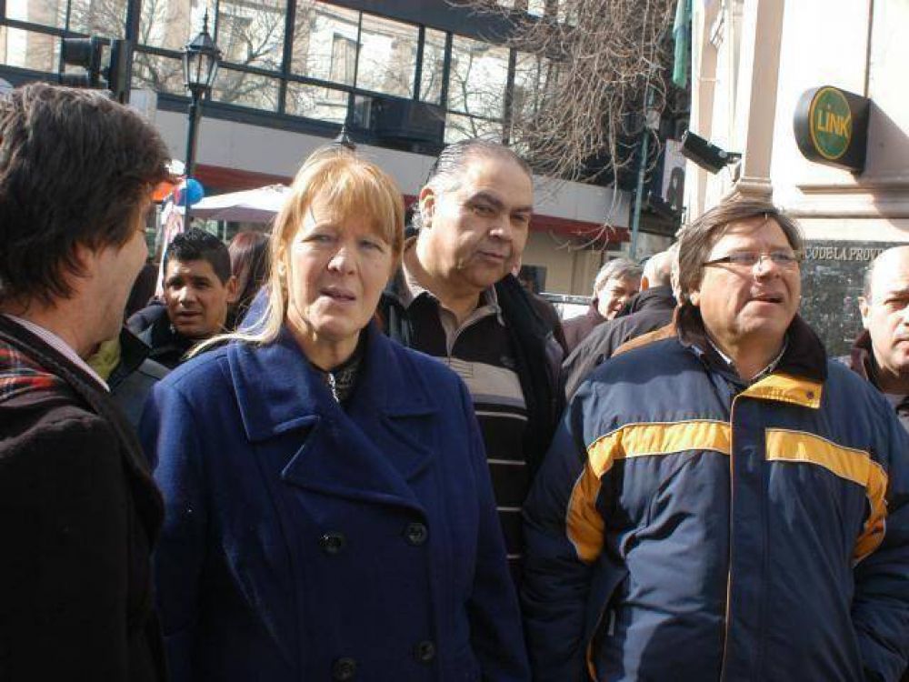 Stolbizer recorri� Rivadavia y dijo que "la gente pide un cambio"