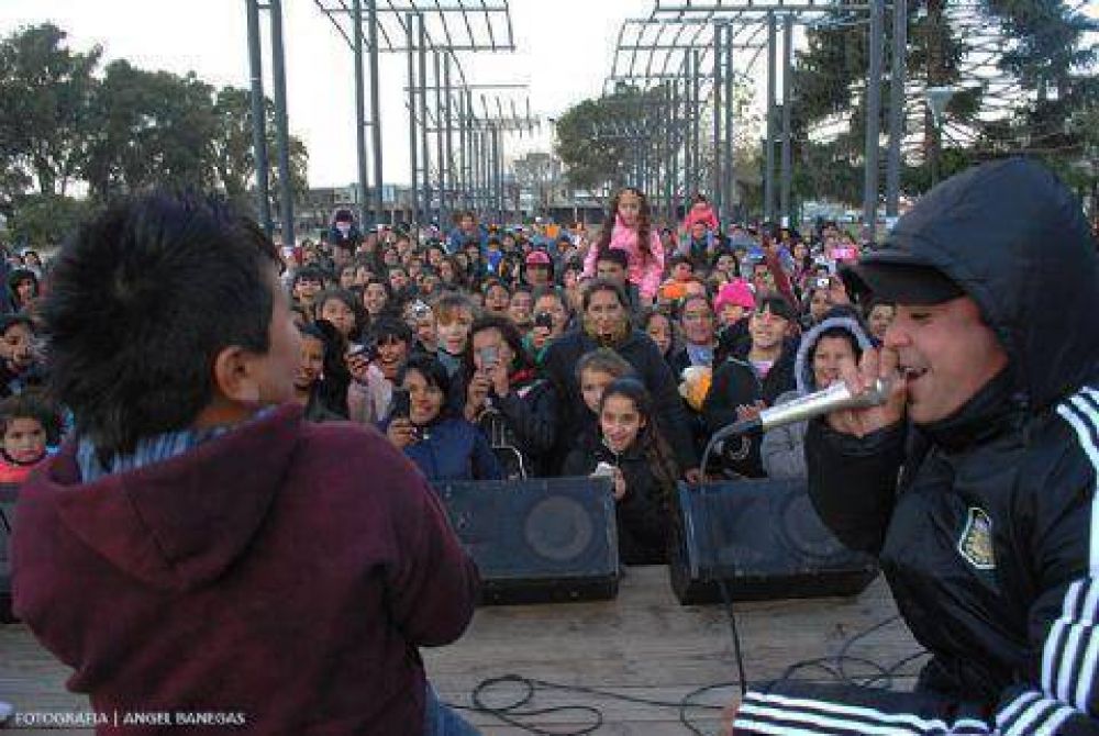 Con un buen marco de p�blico se festej� el D�a del Amigo 	  