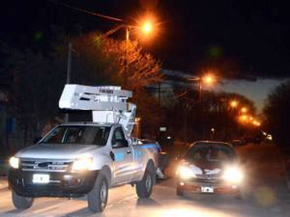 Iluminaron la calle Ardiles y la convertir�an en doble mano